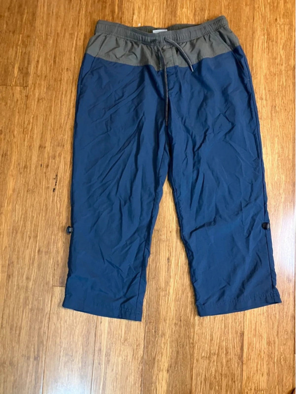 Columbia Womens M Navy Grey Nylon Roll Up Capri Hiking Pants Drawstring Gorpcore